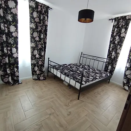 Lägenhet Dom Na Wynajem Ii *